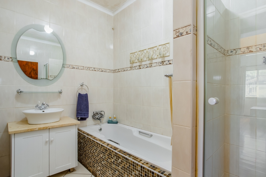 3 Bedroom Property for Sale in Denneburg Western Cape